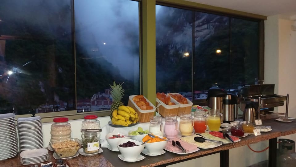 Breakfast, Buffet breakfast