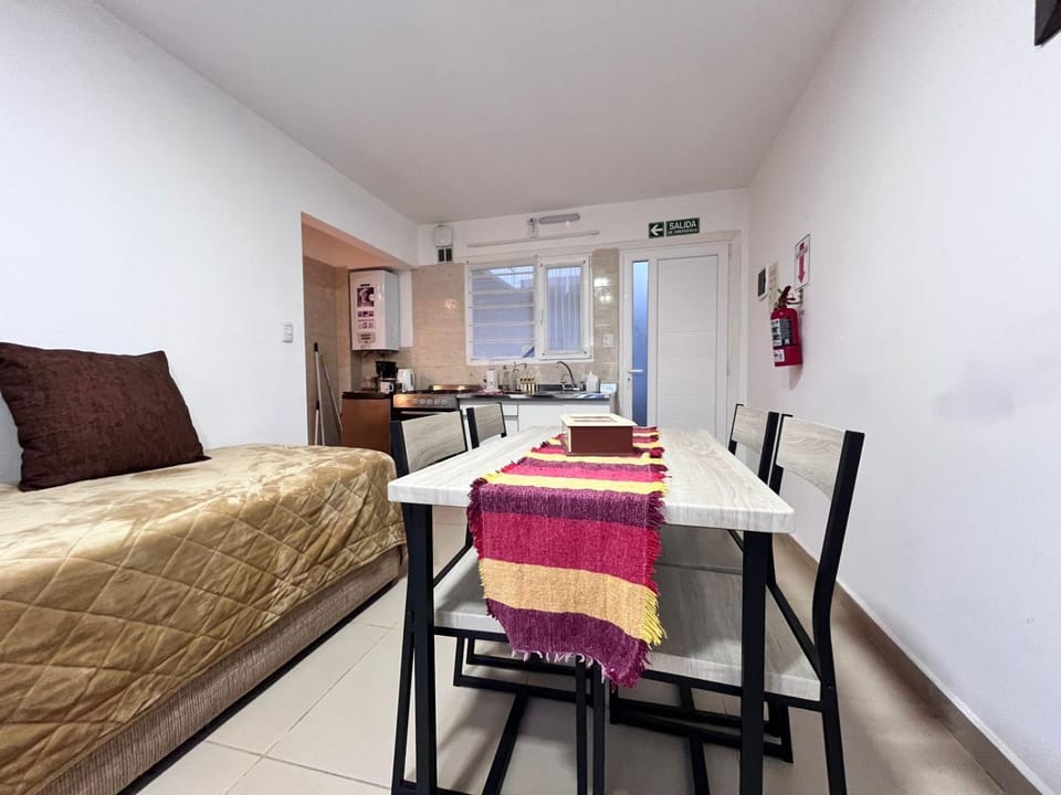 Bed, Night, Photo of the whole room, Seating area, Dining area, heating, internet, kitchen