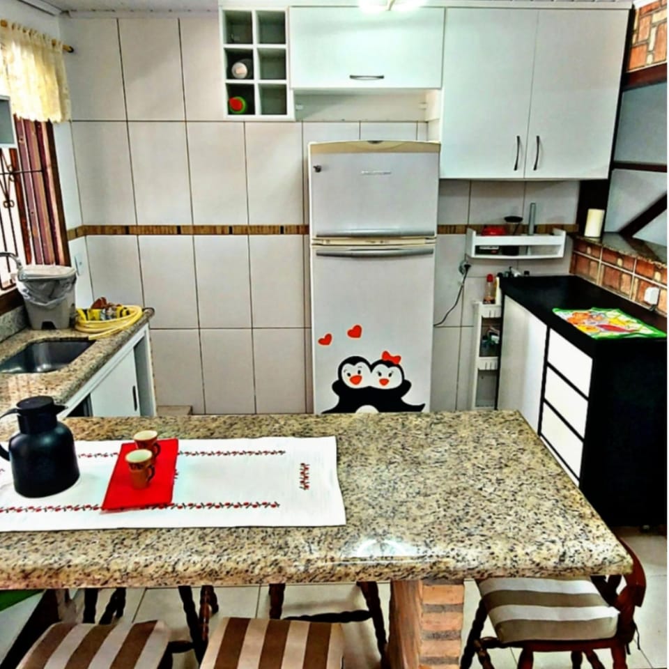 Dining area, minibar, oven, pet friendly, stove, toaster