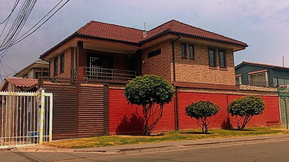 Casa Giovanna Equipada Estacionamiento Propio en Santiago House in Santiago