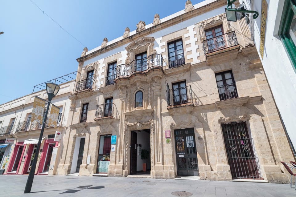 Casa Palacio de los Leones Apartment in El Puerto de Santa María