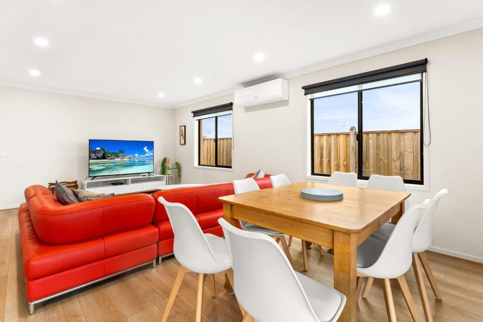 Kookaburra Corner House in Cowes