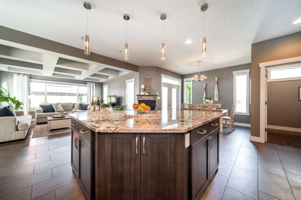 Dining area, kitchen
