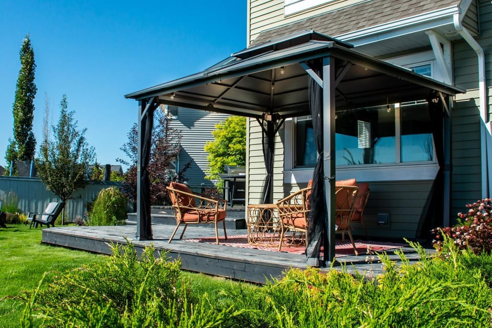 Patio, Natural landscape, Area and facilities, sunbed