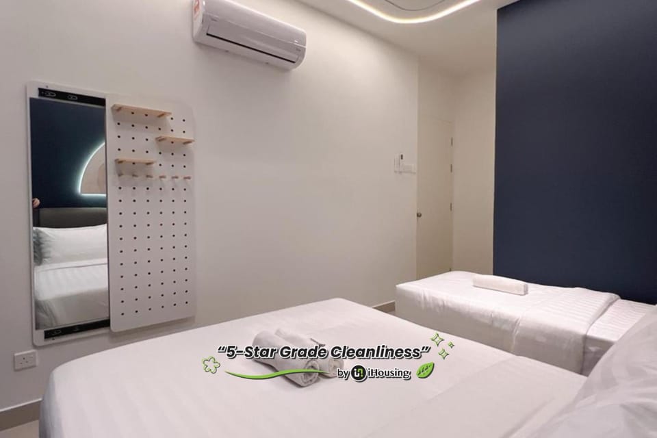 Bed, Bedroom, towels, air conditioner