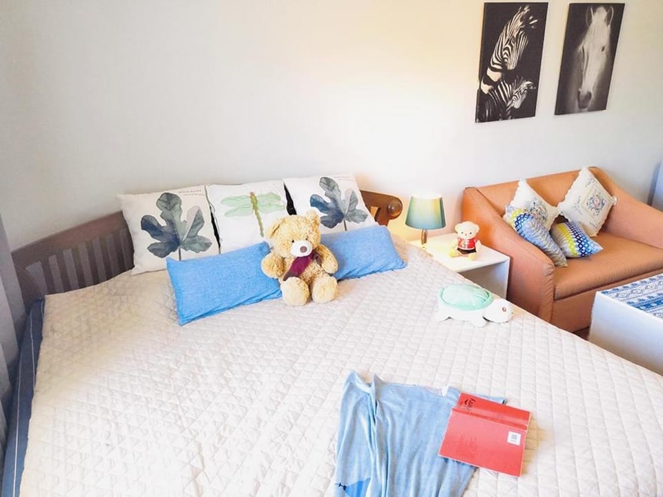 26 condo with pool opposite the train station, near old city and Nimman Apartment in Chiang Mai