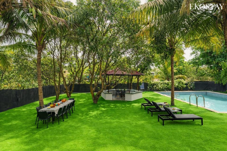 Spring, Day, Garden, Pool view, Swimming pool, sunbed