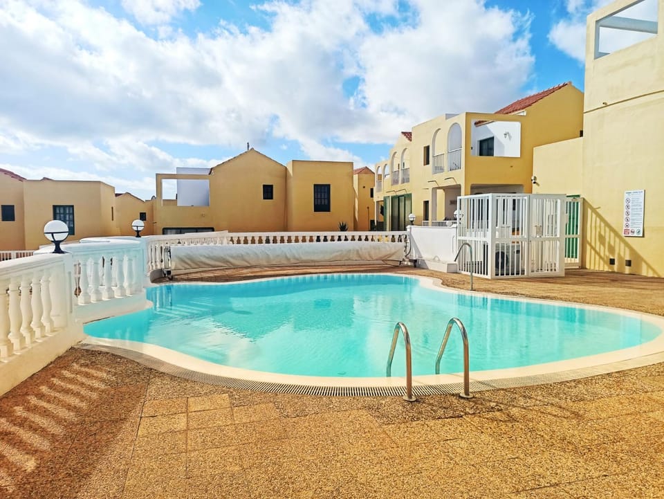 Pool view, Swimming pool, Swimming pool, sunbed