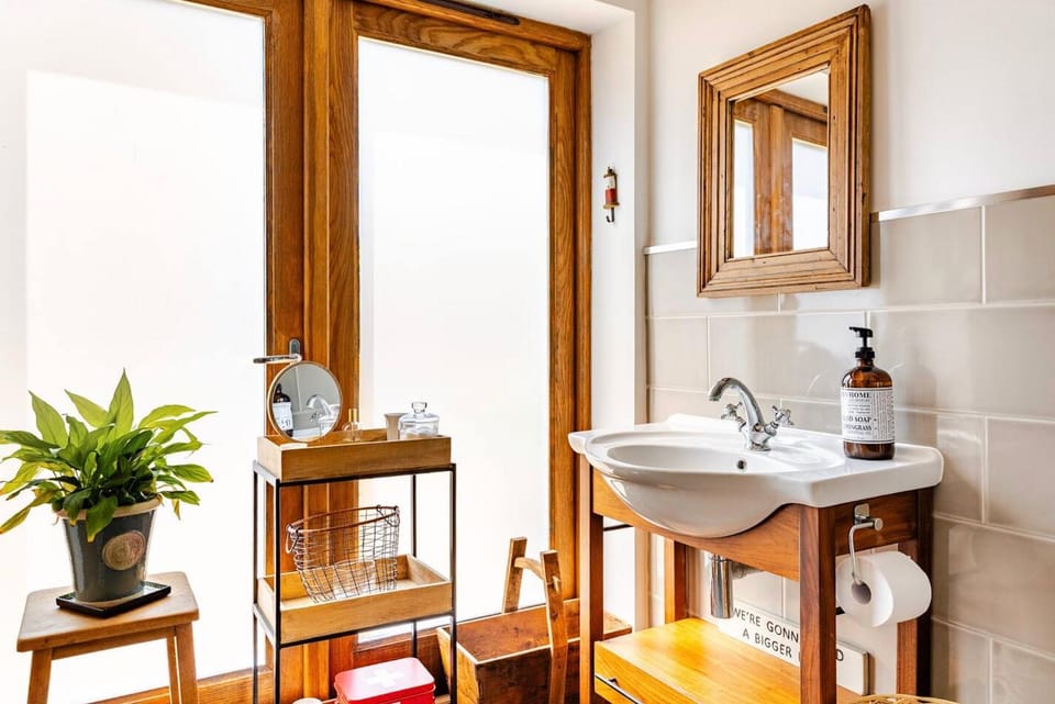 Property building, Bathroom