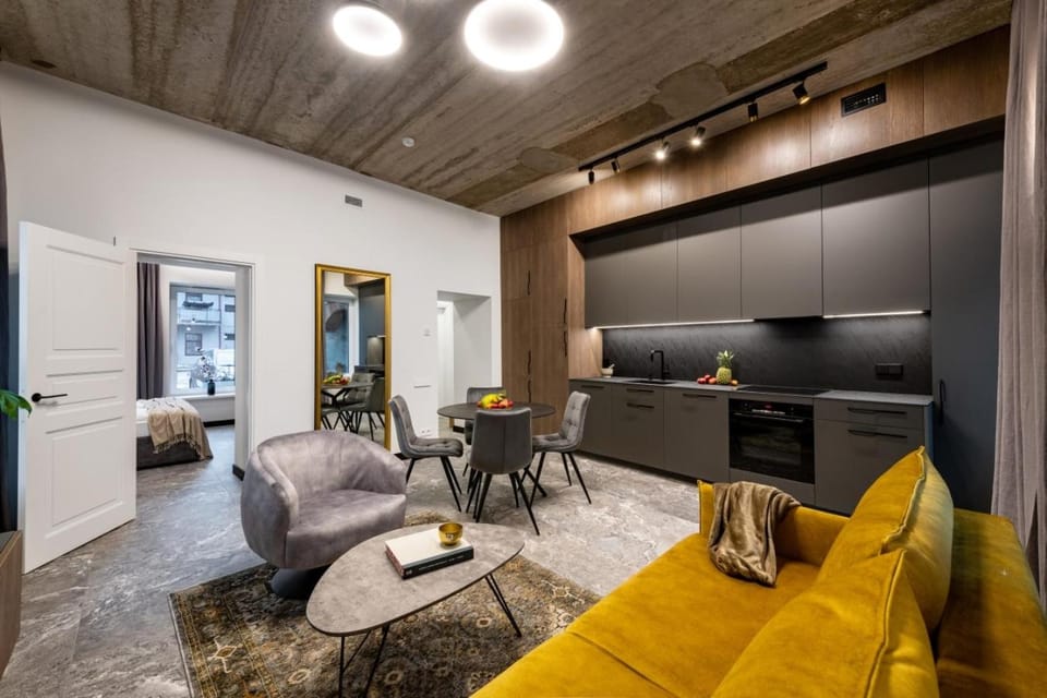Dining area, kitchen