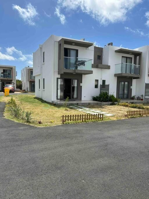 North Mauritius New-built 2-bedroom Villa with shared pool Apartment in Rivière du Rempart District, Mauritius
