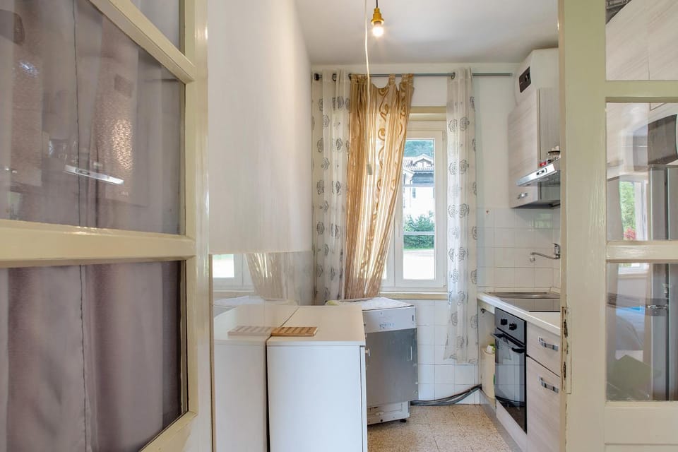 Property building, Kitchen or kitchenette, Living room