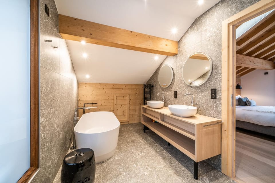 Bathroom, Bedroom, Bath