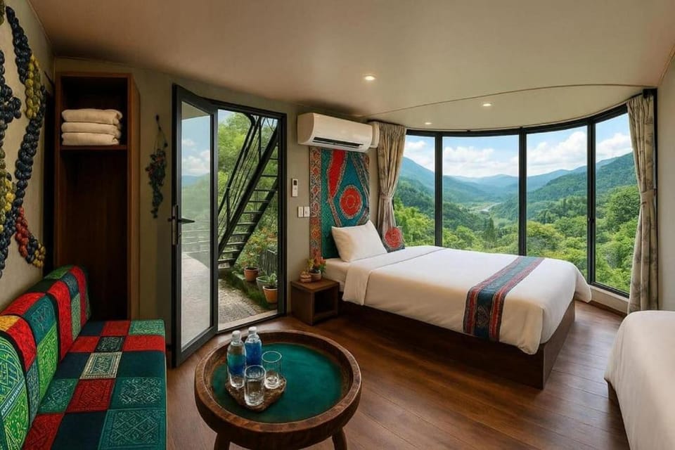 Bedroom, Mountain view