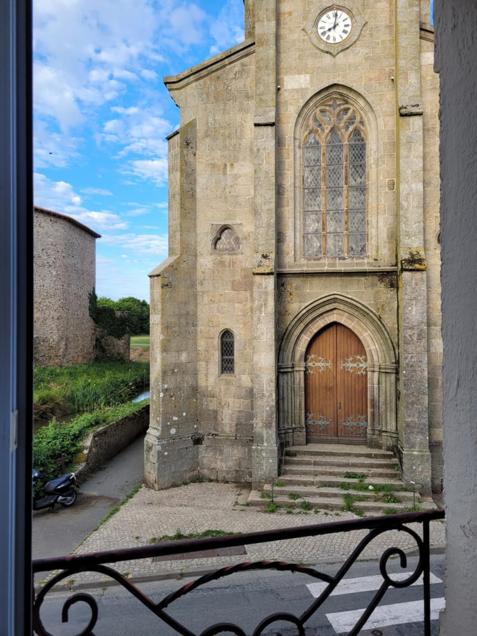 Day, Landmark view