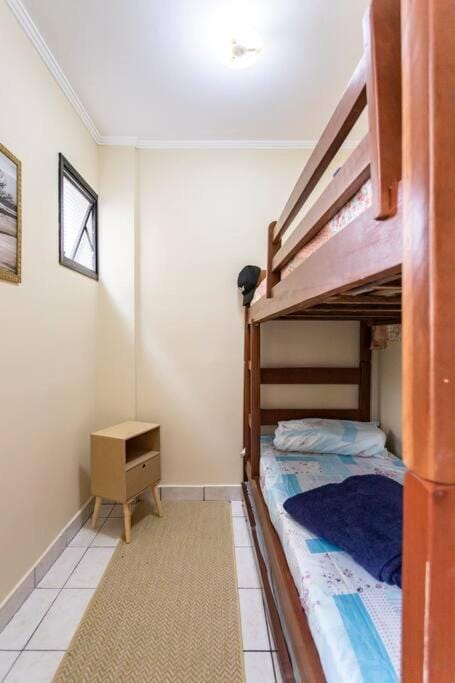 Bedroom, bunk bed
