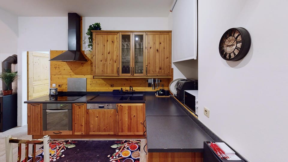 Coffee/tea facilities, Kitchen or kitchenette, Dining area, dishwasher, minibar, pet friendly, stove