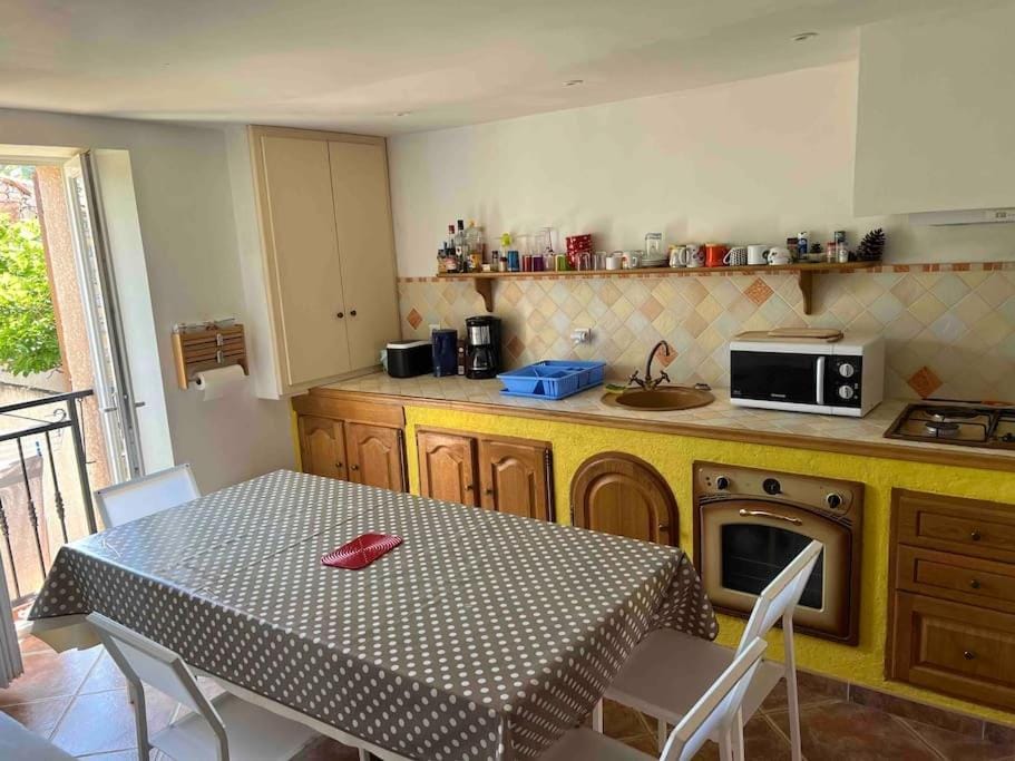 Appartement dans maison de village Apartment in Piana
