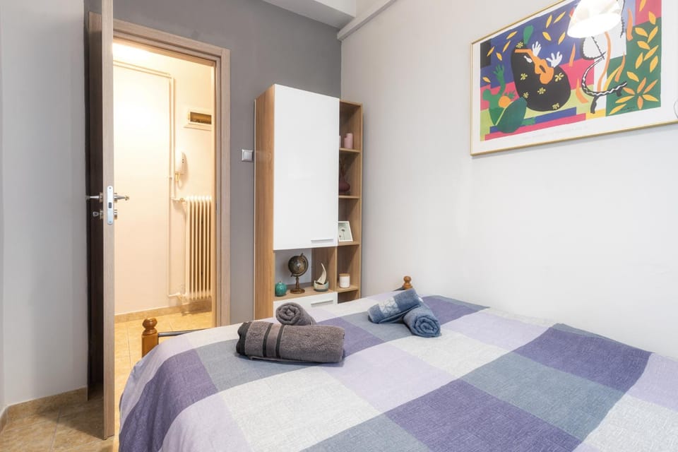 Bed, Photo of the whole room, Bedroom, towels, wardrobe