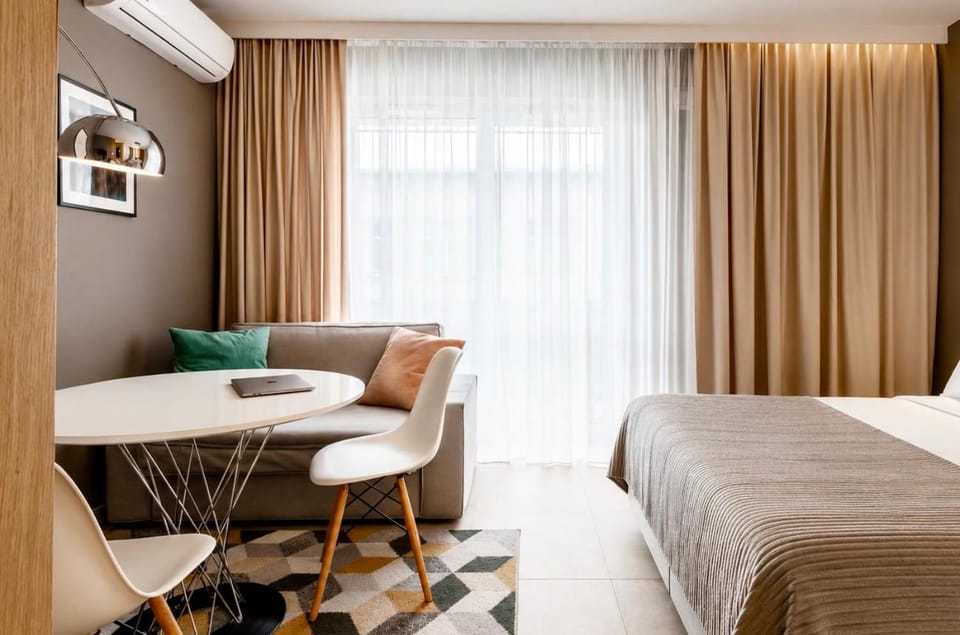 Apartament na Woli, nowe osiedle Jana Kazimierza 32, szybkie WI-FI, Parking Apartment in Warsaw