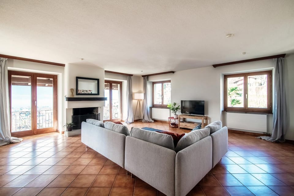 Communal lounge/ TV room, TV and multimedia, Living room, Evening entertainment