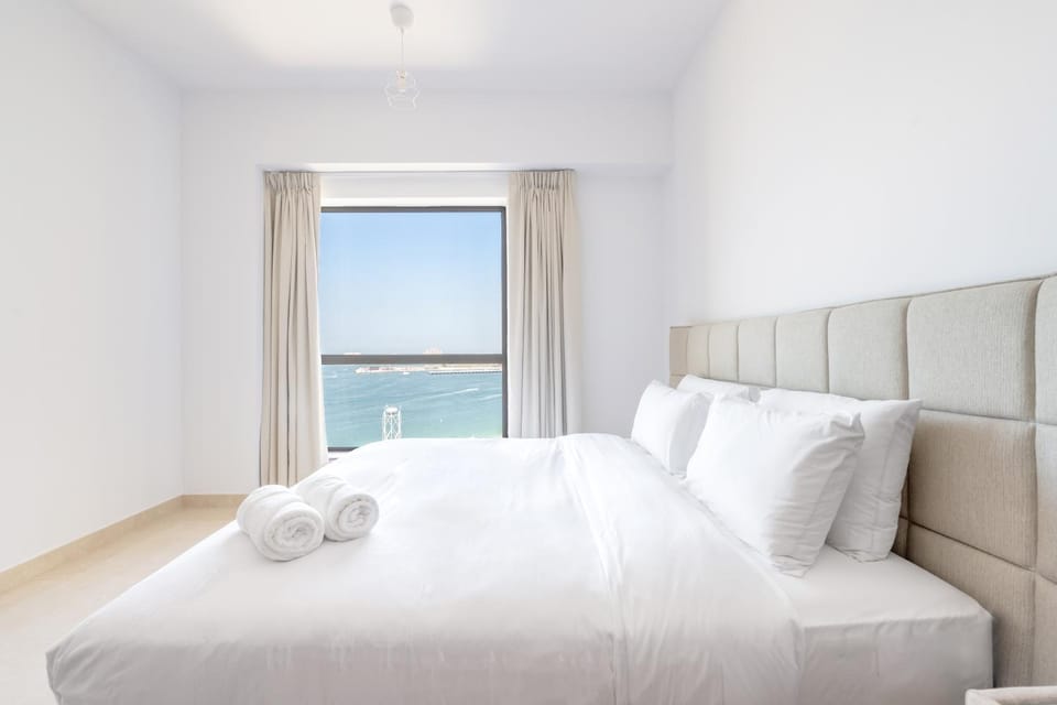 Bed, Photo of the whole room, Bedroom, Sea view, towels