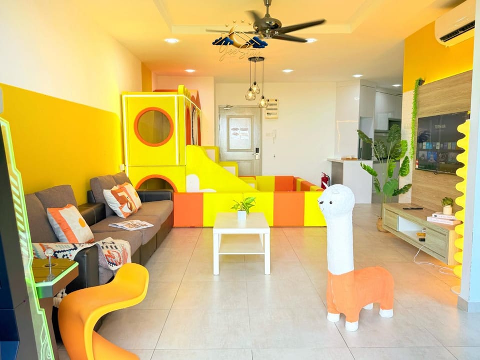 Atlantis 8-12pax/Netflix/Video game/5min to Jonker Apartment in Malacca