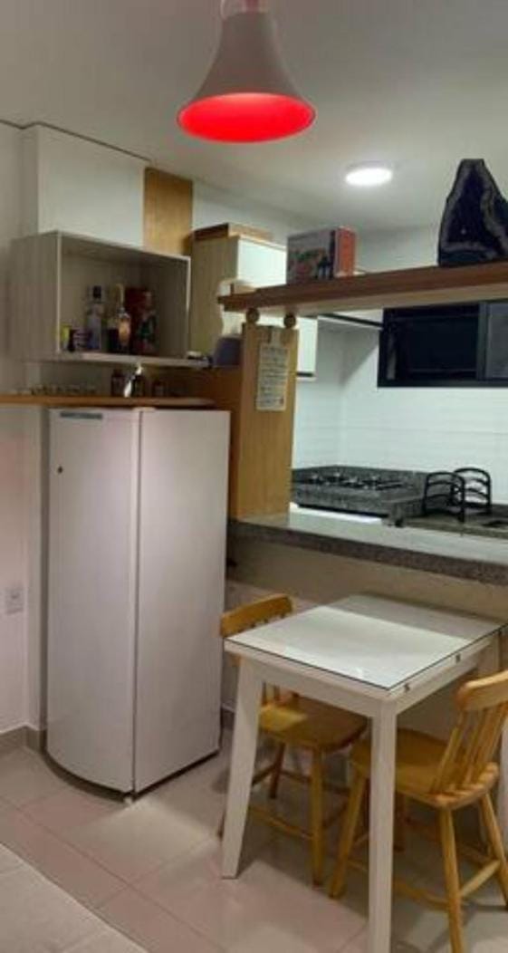 Kitchen or kitchenette, Dining area, minibar, oven, stove