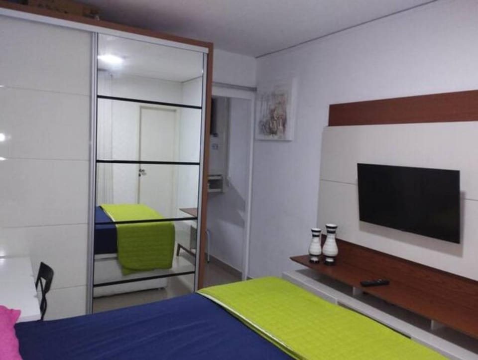 Bed, TV and multimedia, Photo of the whole room, Bedroom, wardrobe