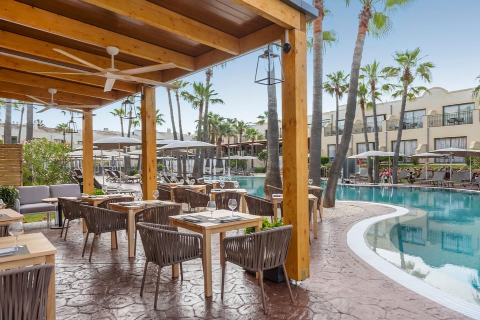 Lounge or bar