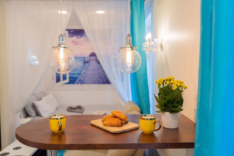 Living room, Food and drinks, Dining area, Breakfast, Continental breakfast