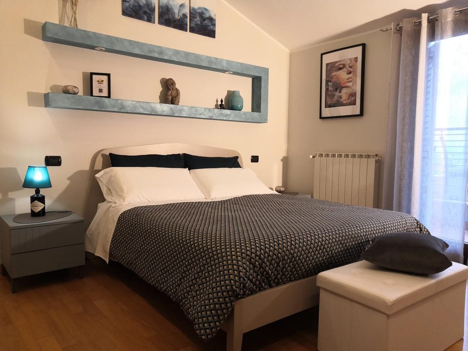 Bed, Photo of the whole room