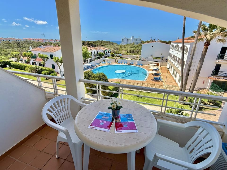 Mitjana -Apartamento con piscina junto la playa Apartment in Cala en Blanes