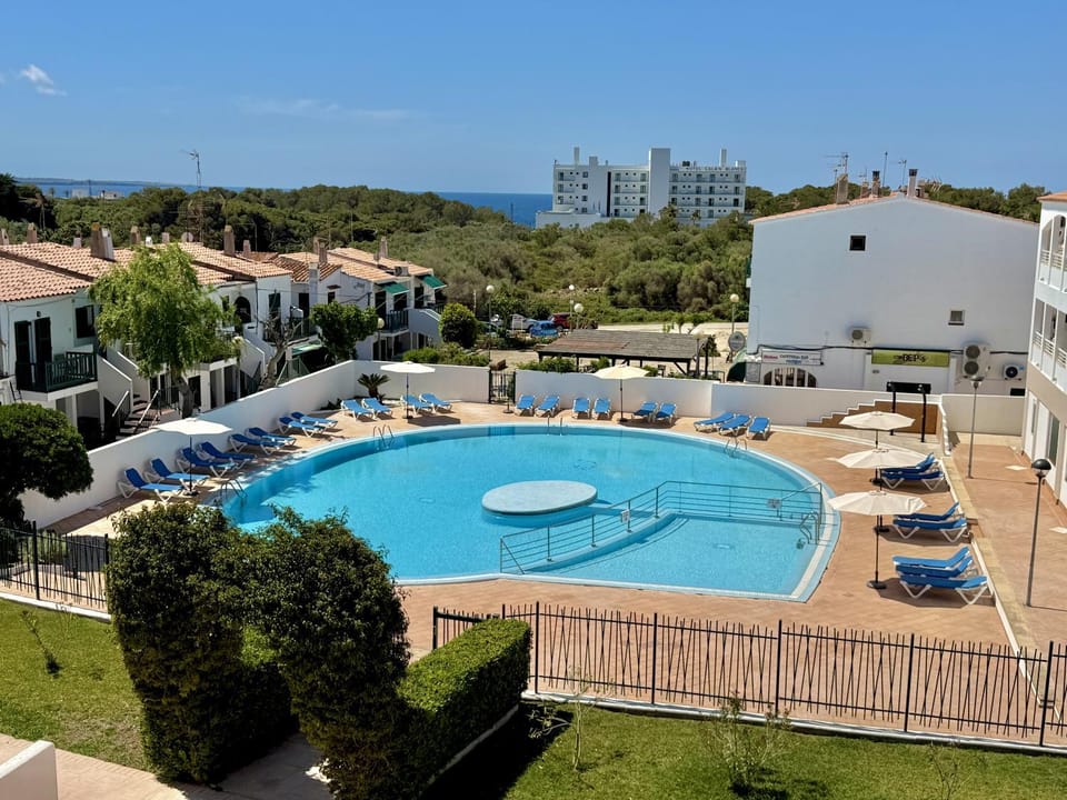 Mitjana -Apartamento con piscina junto la playa Apartment in Cala en Blanes