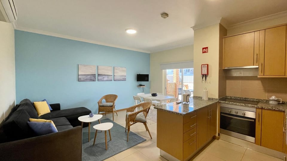 Kitchen or kitchenette, Living room