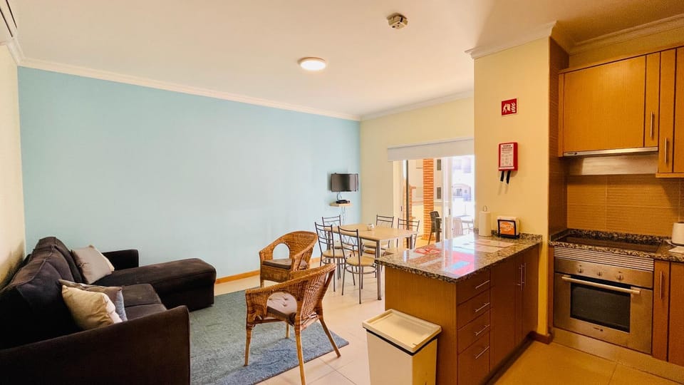 Living room, Seating area, Dining area, pet friendly, stove