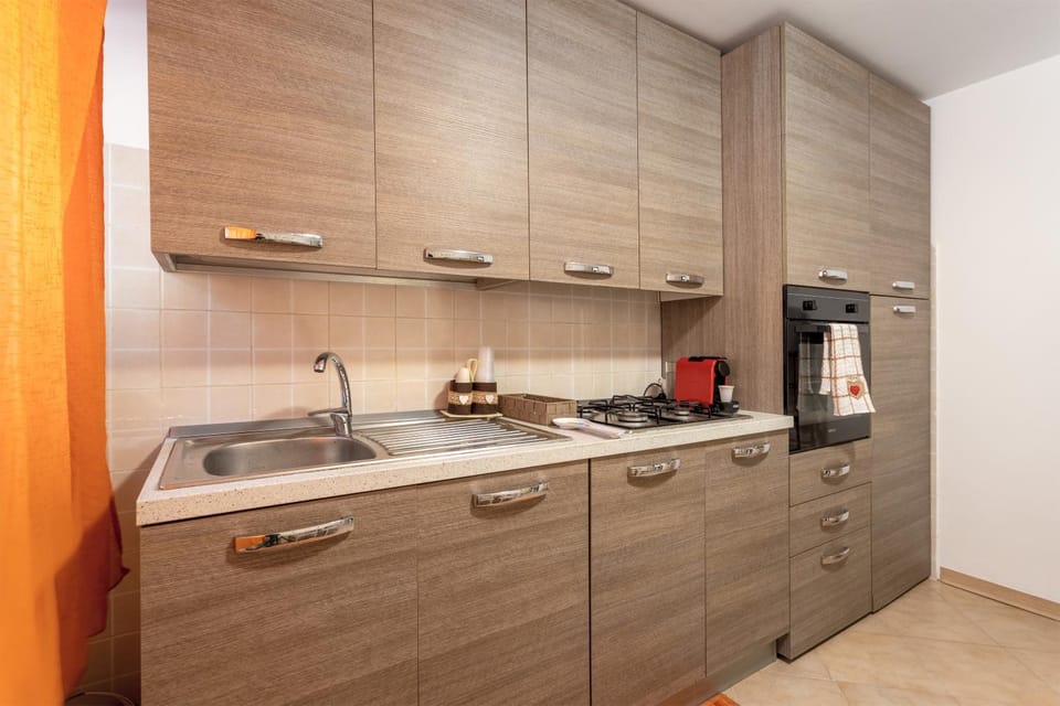 Coffee/tea facilities, Kitchen or kitchenette, pet friendly, stove