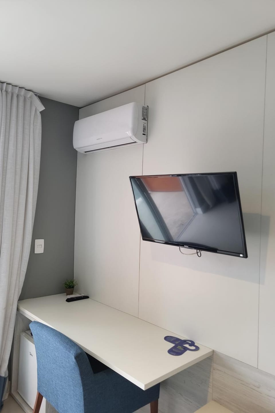 Communal lounge/ TV room, air conditioner