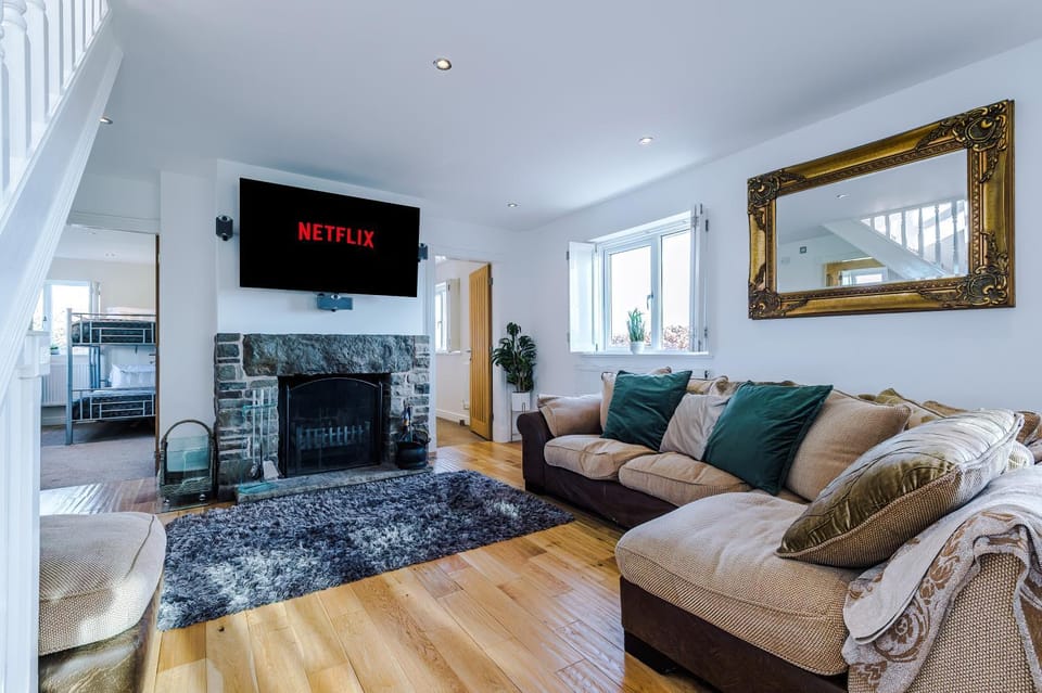 TV and multimedia, Living room, flat iron