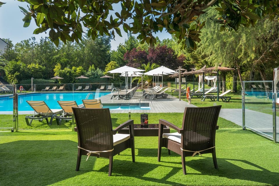 Spring, Day, Natural landscape, Garden, Pool view, Swimming pool, sunbed