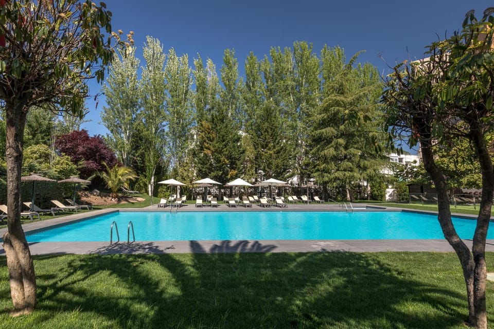 Swimming pool, Swimming pool