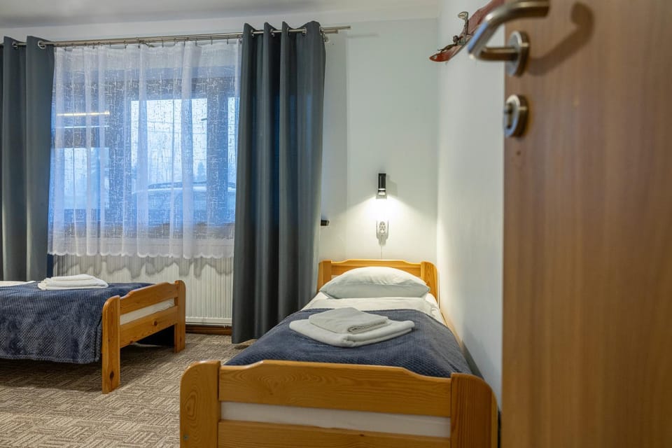 Bed, Photo of the whole room, towels