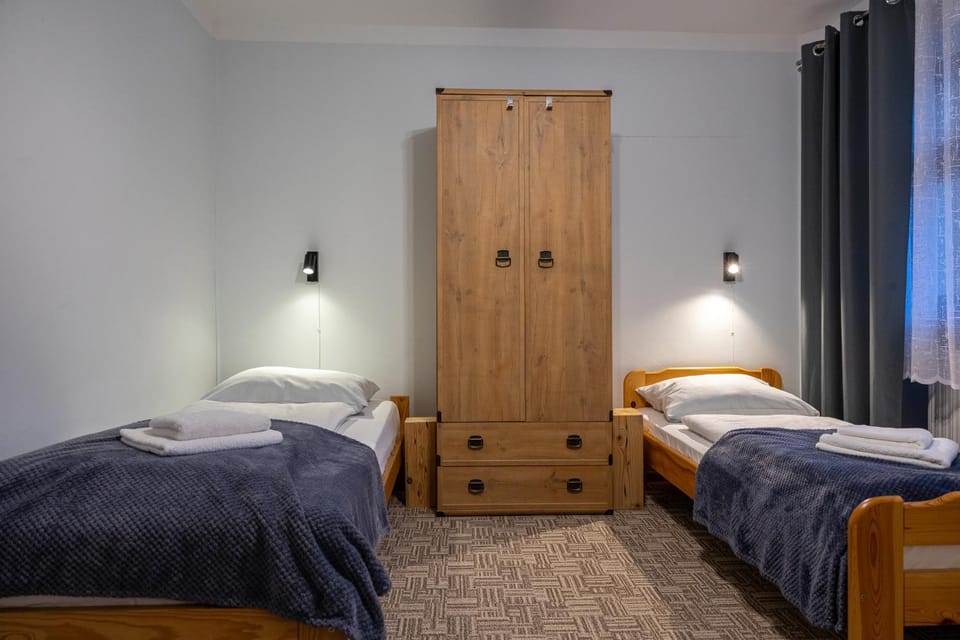 Bed, Photo of the whole room, wardrobe