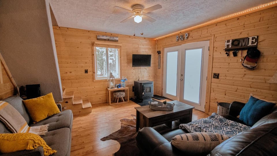 Living room, Evening entertainment, fireplace