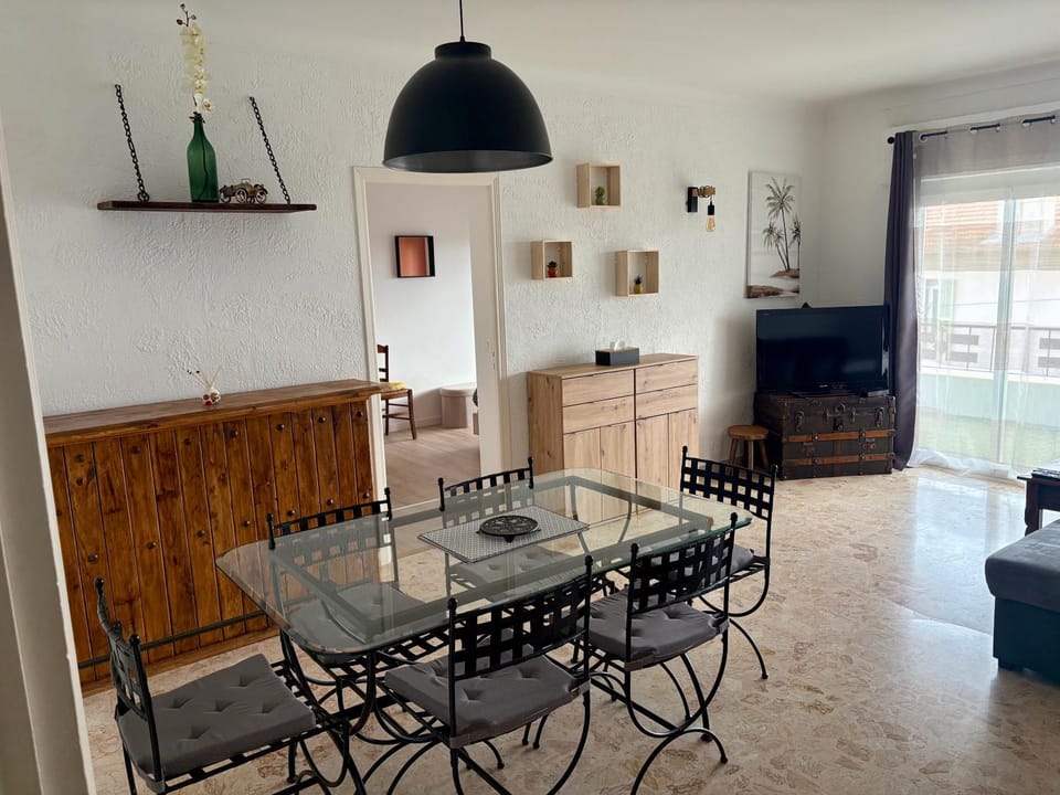 Vence T3 vue mer grande terrasse Apartment in Vence