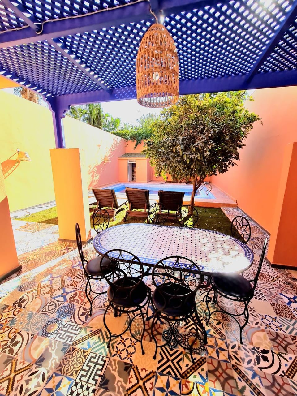 Patio, Dining area