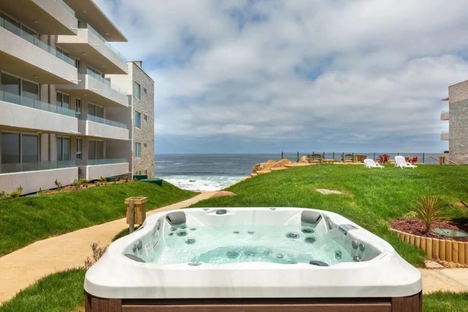 Hot Tub, Pool view