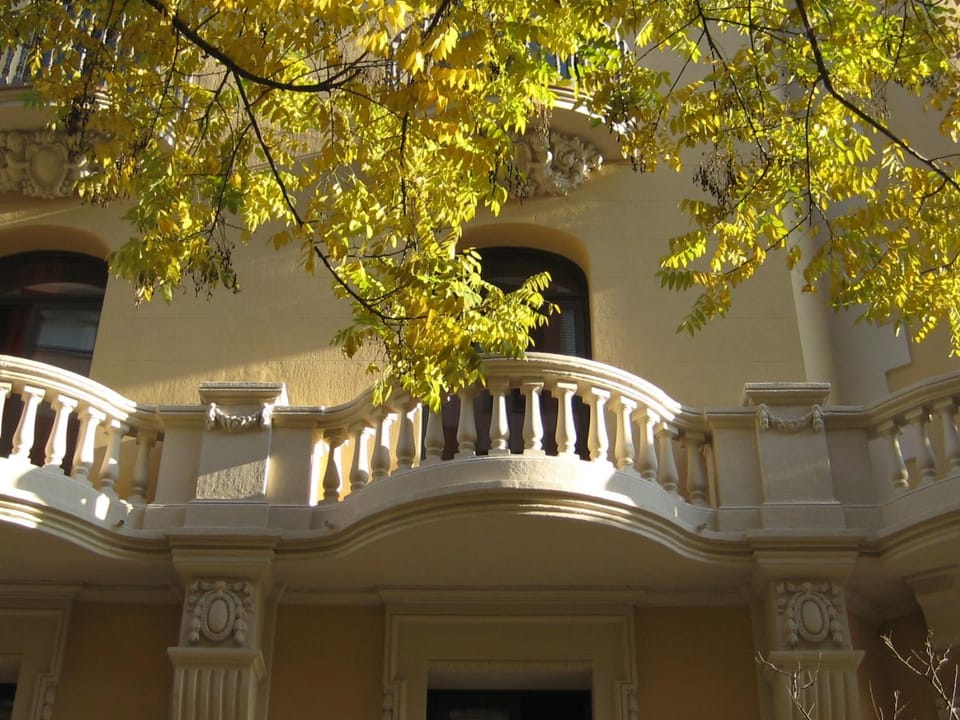 Property building, Facade/entrance, Balcony/Terrace