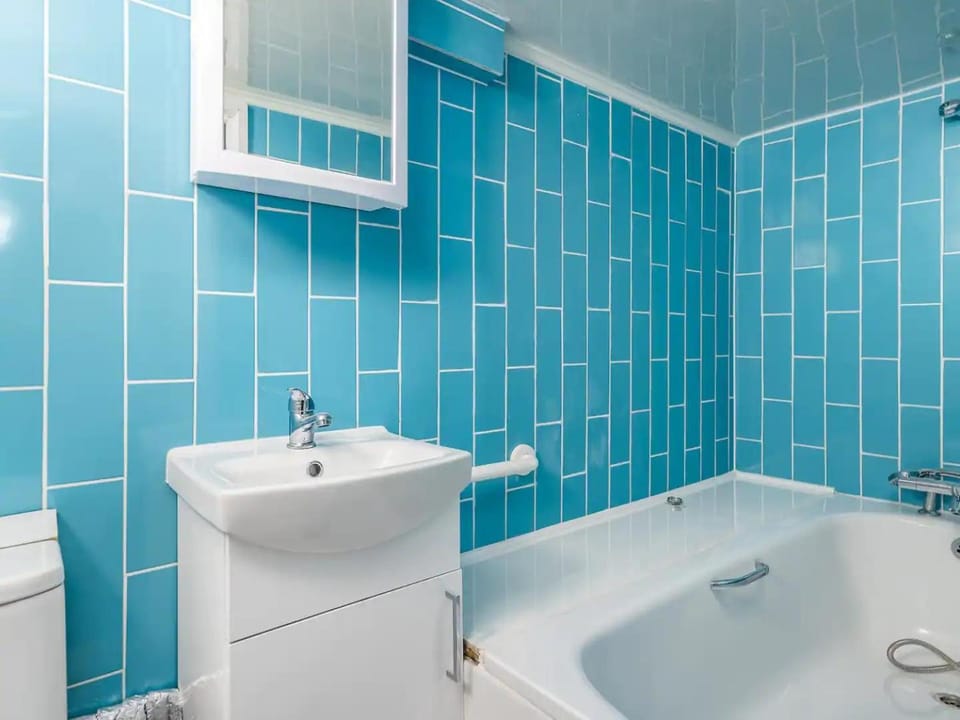 Shower, Toilet, Bathroom, Bath