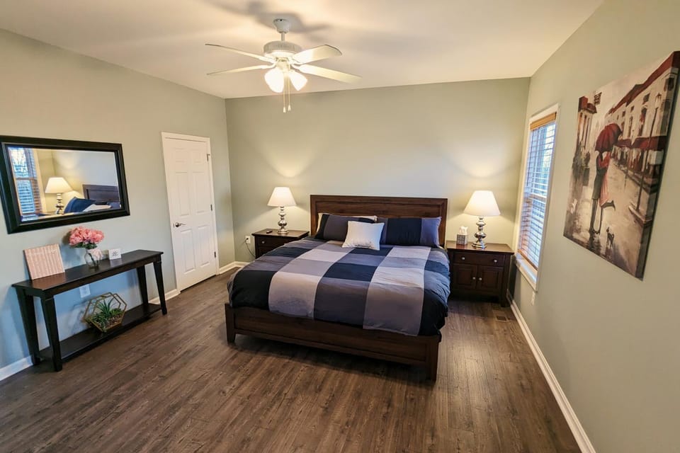Bed, Photo of the whole room, Bedroom, fireplace